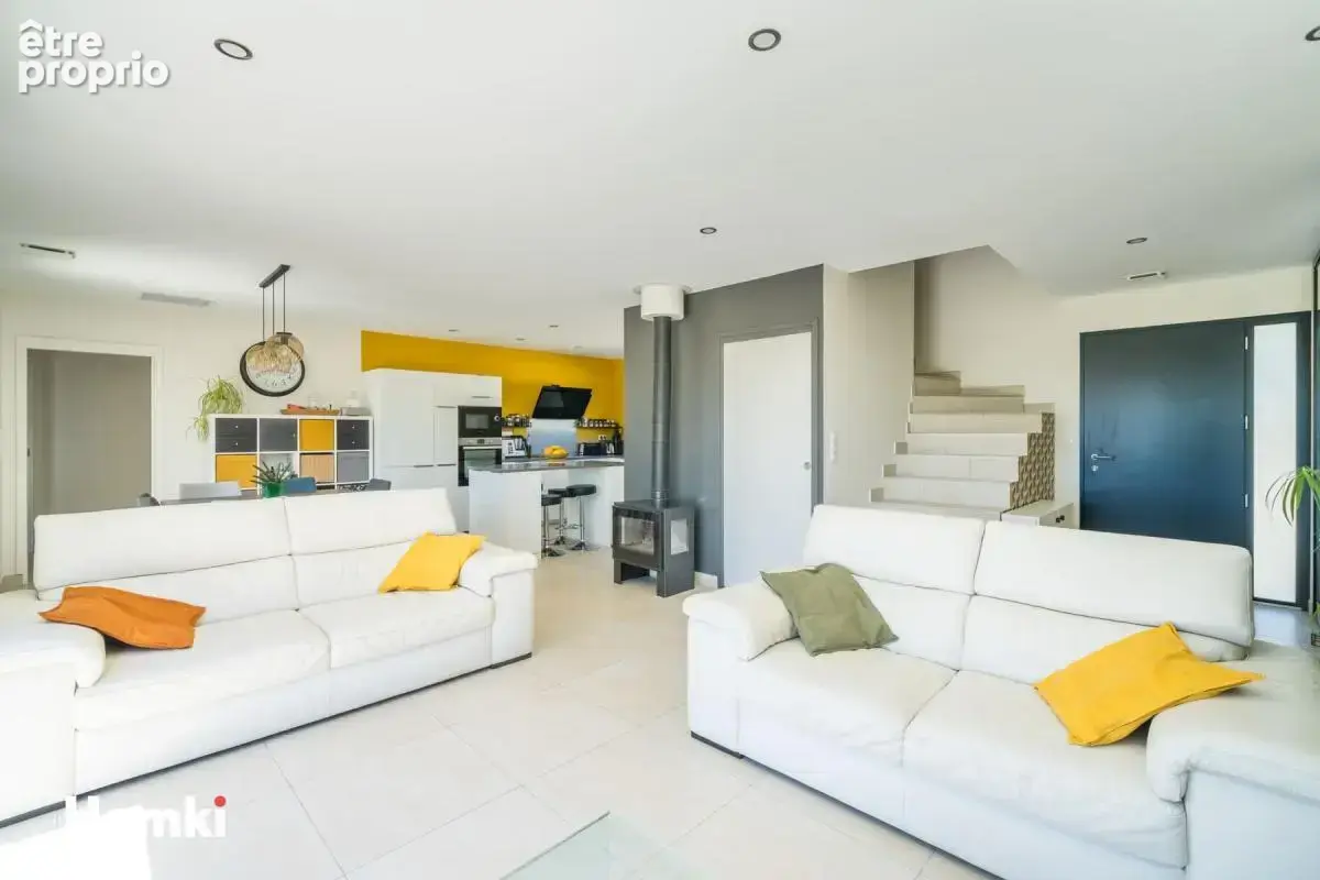 Maison/Villa T5 de 120 m² à Bourg-Saint-Andéol 07700 - photo 8