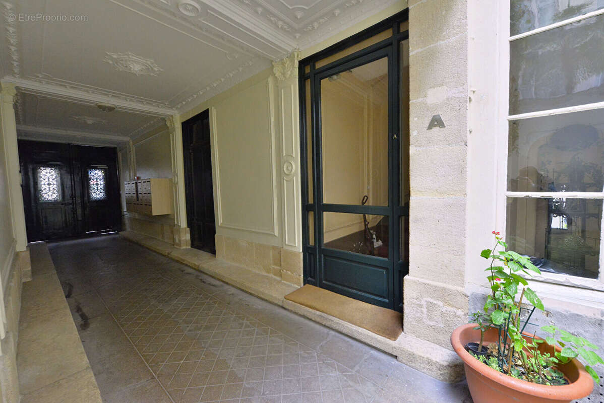 Appartement à PARIS-8E