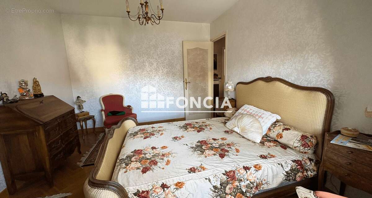 Maison prête à vivre, rénovée de 154m2 avec sous-sol total - photo 4