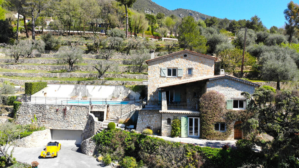Maison à TOURRETTES-SUR-LOUP