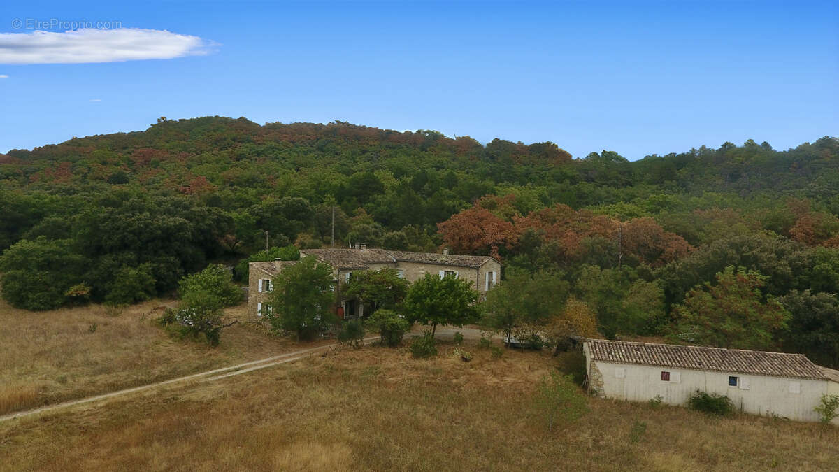 Grignan - mas avec 4 logements - photo 2