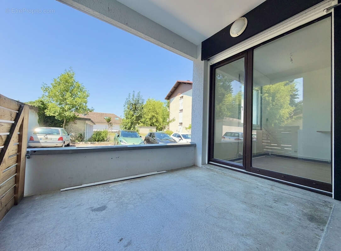 À vendre    t3 de 84,3 m2   hypercentre de reignier avec cave et parking - photo 10
