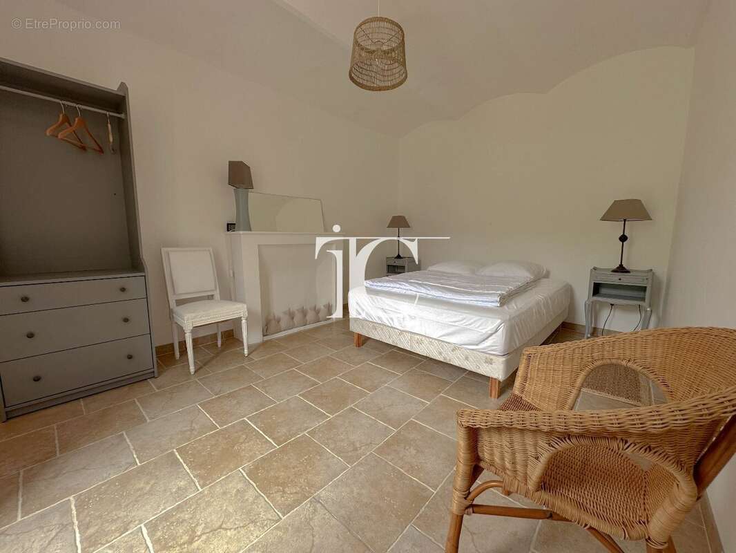 Maison à SAINT-PAUL-LE-JEUNE