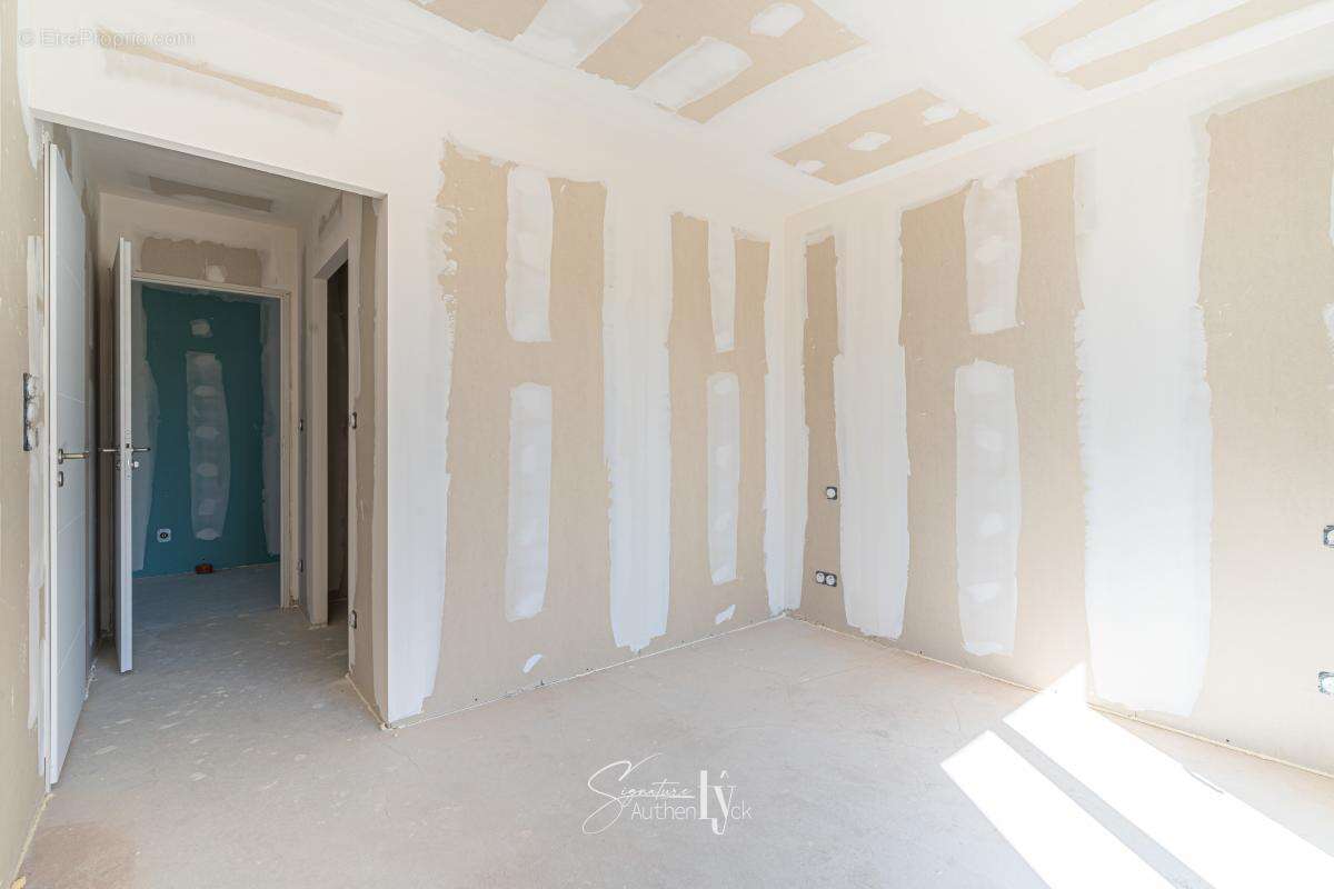 Maison 102 m² à Saint-Hilaire-Bonneval  - photo 12