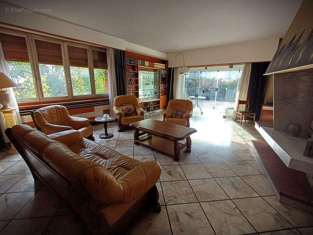 Belle maison d'architecte années 60 à rénover - Chalons En Ch. 160 m2 - 4 Chambres - photo 13