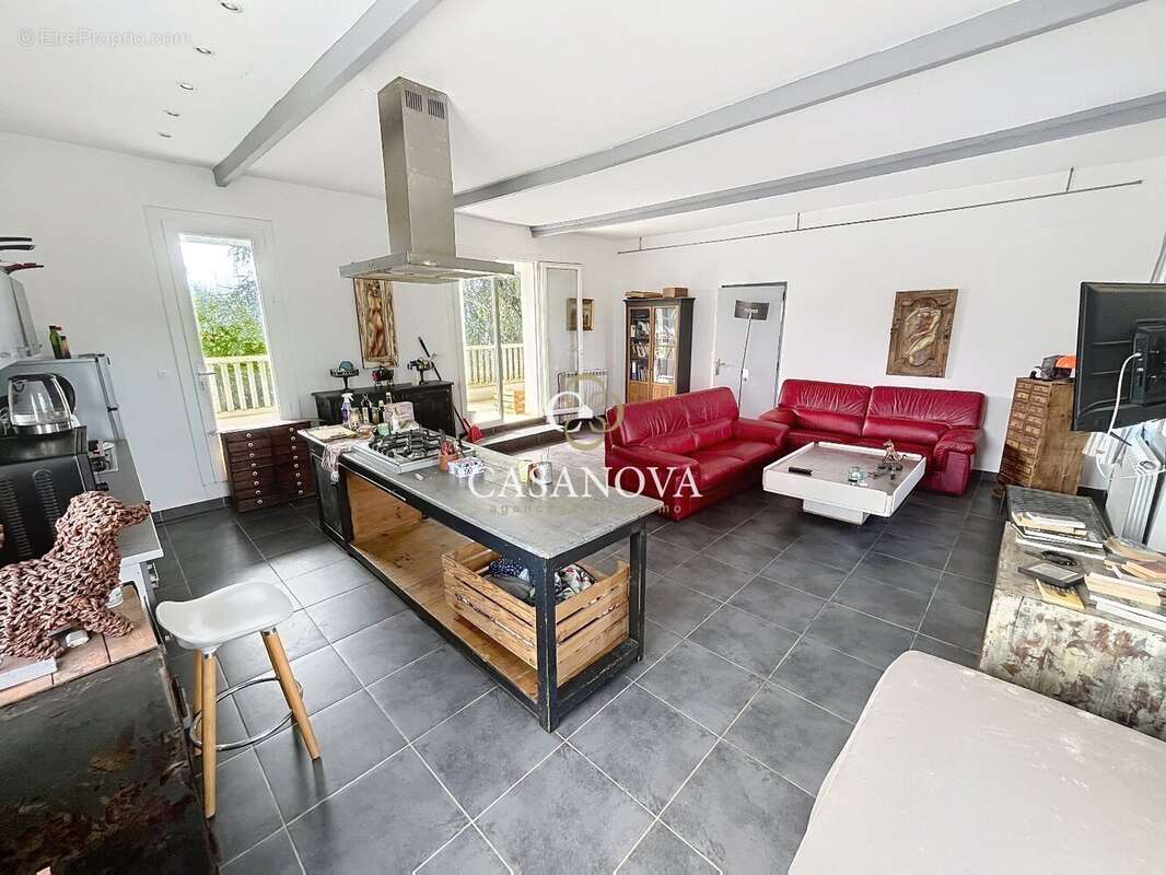 Campagne de BEZIERS, maison sur 1500 m² de terrain, 260 m² de surface utiles et 130m² habitables - photo 11
