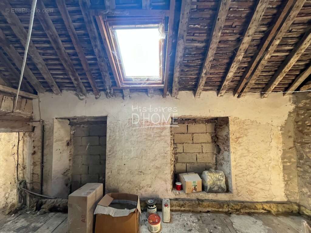 Maison à JOUY-LE-CHATEL