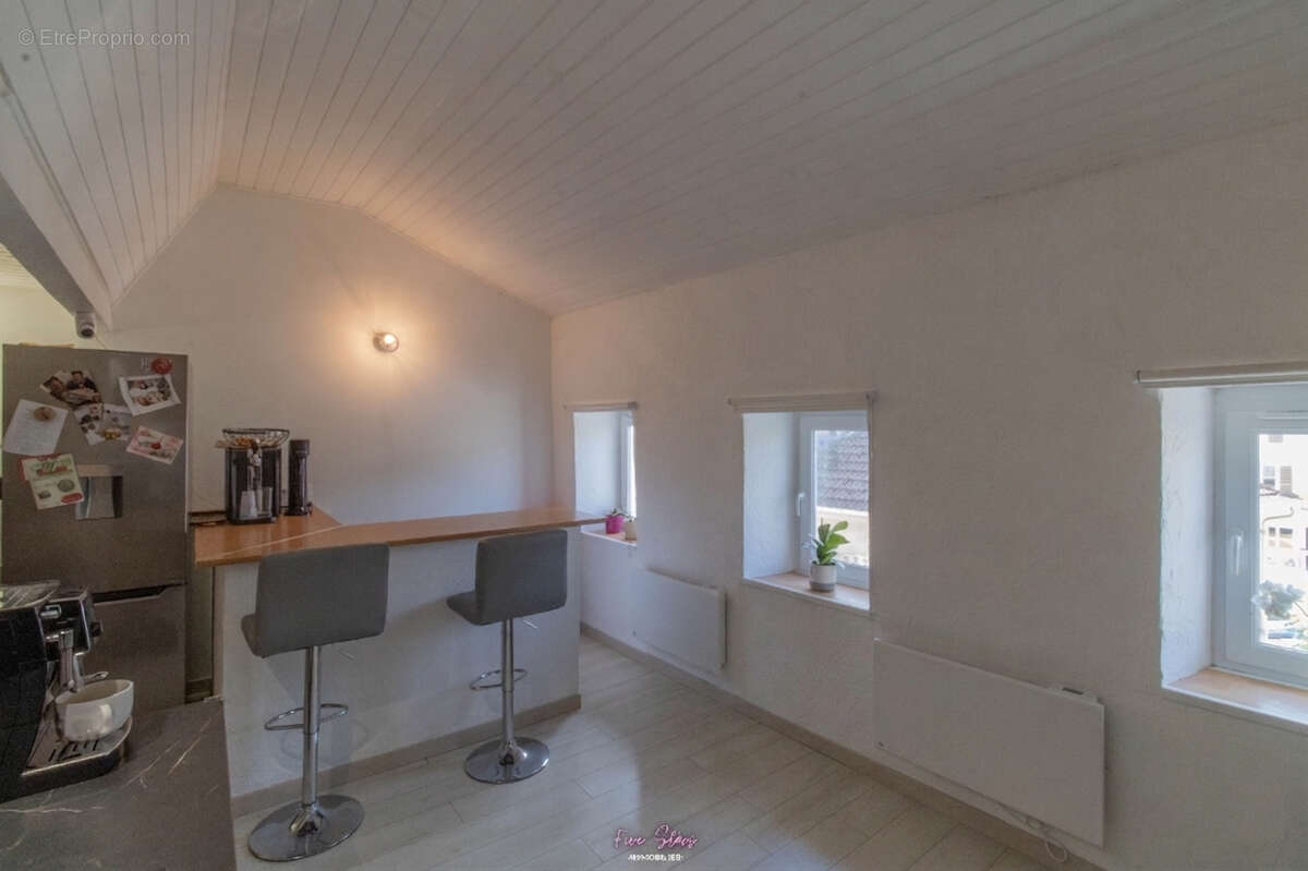 Appartement à VEZELISE