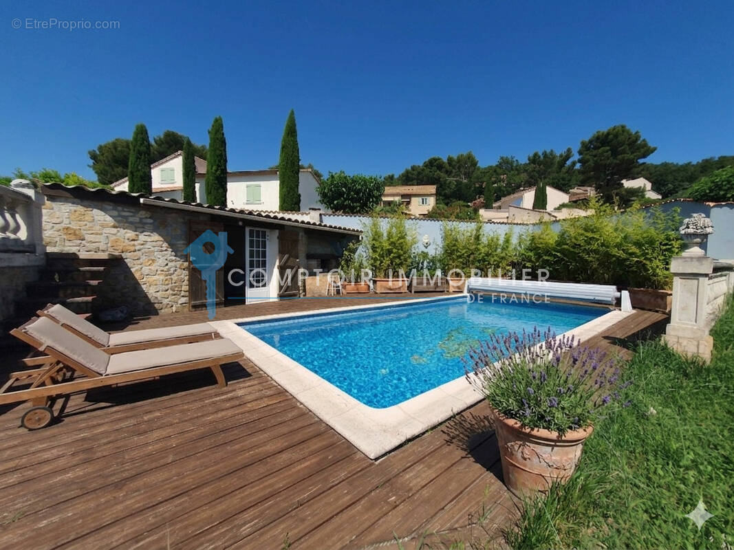Maison à LAUDUN-L'ARDOISE