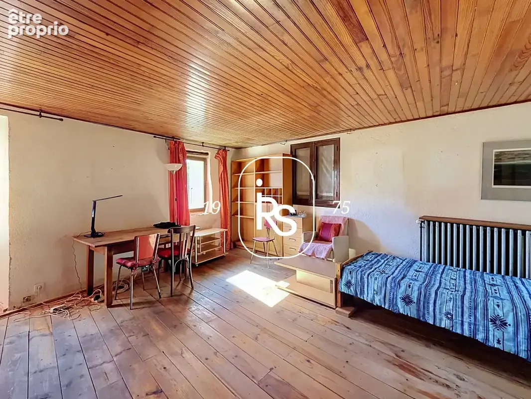 Maison de hameau divisée en deux logements de 102 m2 habitables et de 50,7 m2 avec un terrain de 571 m2 - photo 11