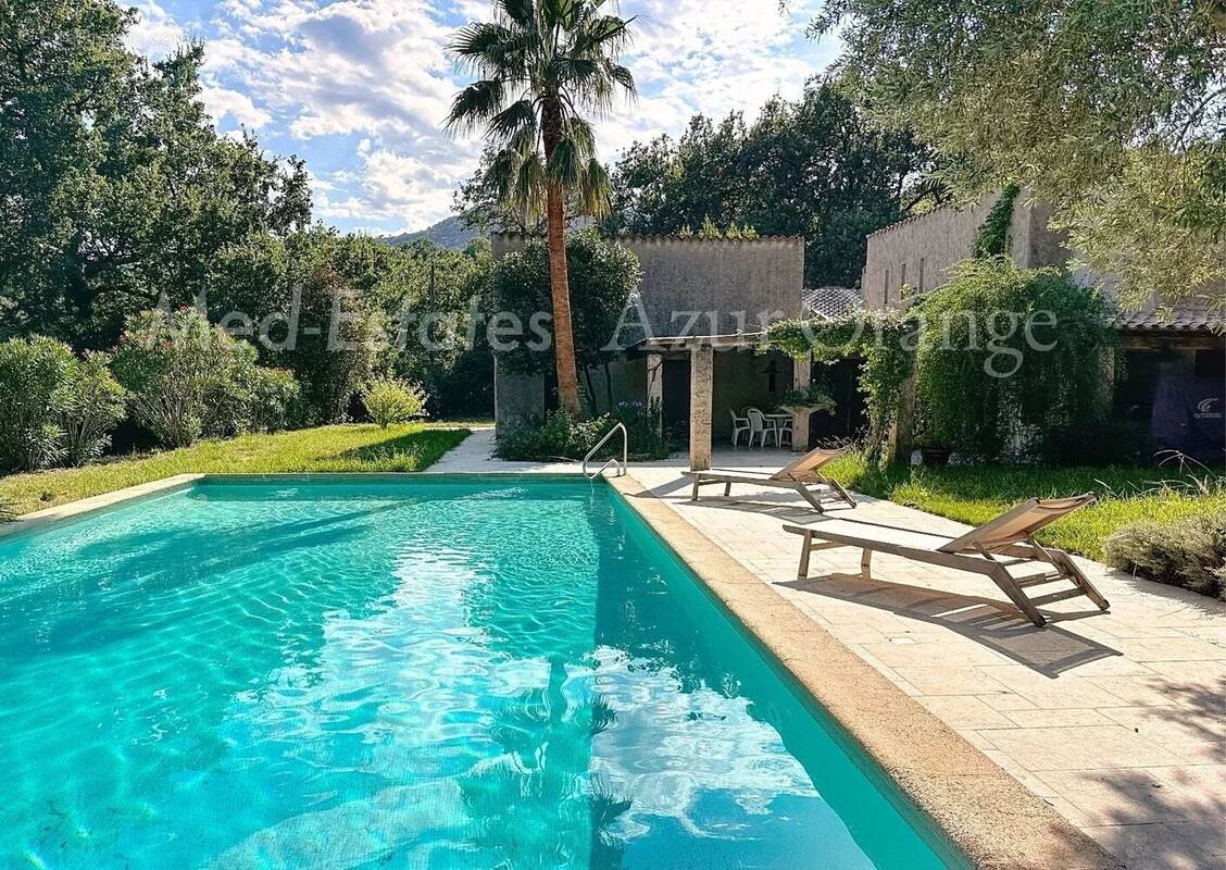 Maison à LA GARDE-FREINET