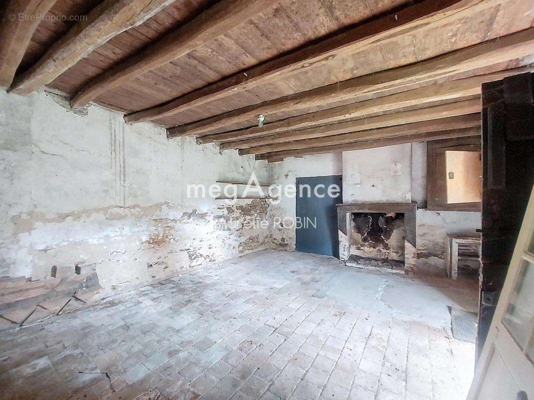 Maison à BEGROLLES-EN-MAUGES