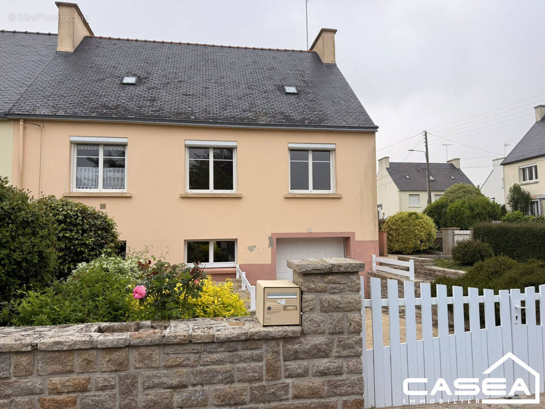 Maison à PLONEOUR-LANVERN