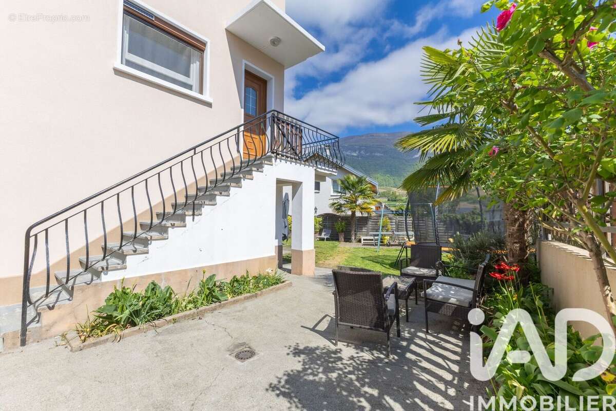 Maison 76 m² à Saint-Jeoire-Prieure  - photo 2