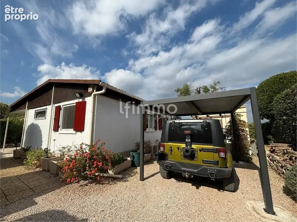 Maison à LE MUY