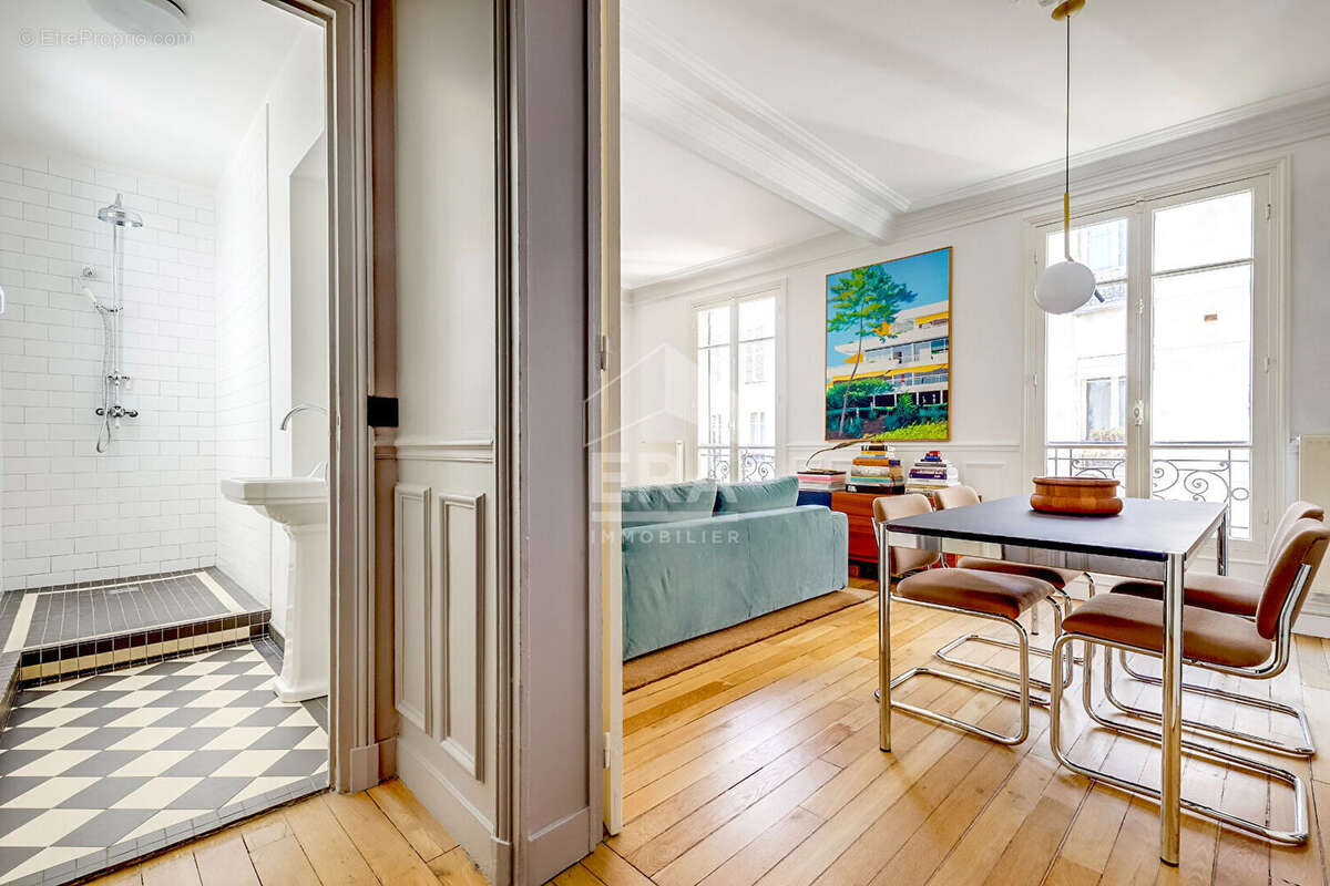 Appartement à PARIS-17E