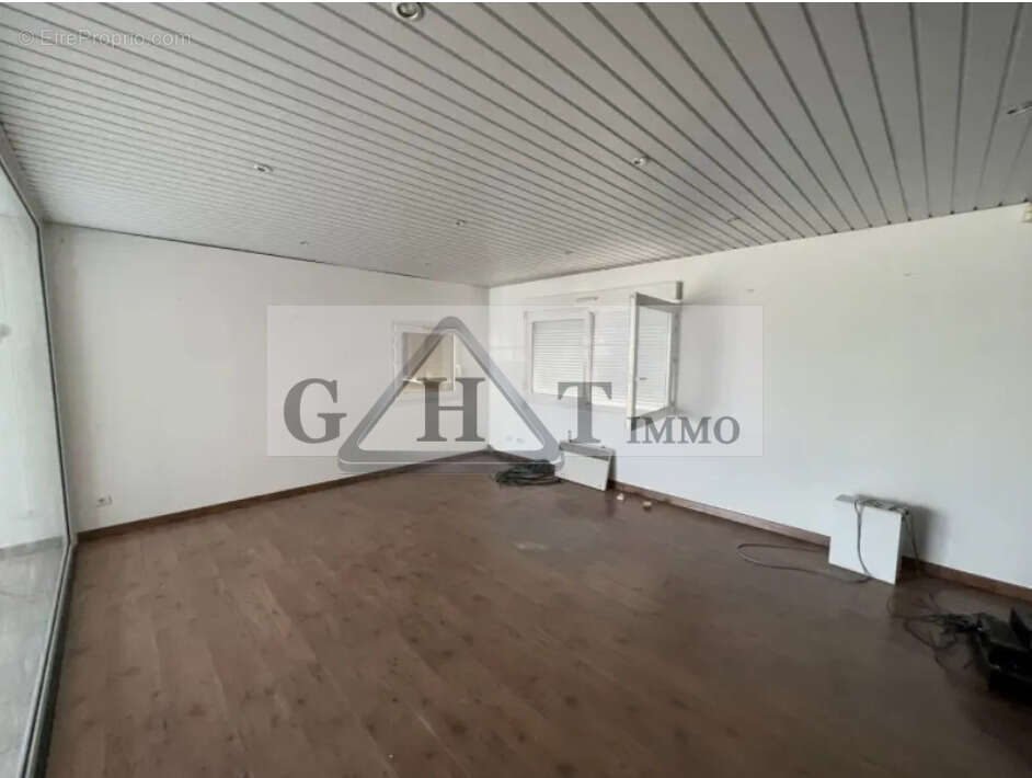 Bâtiment indépendant à vendre 770 m²  Grigny - photo 3
