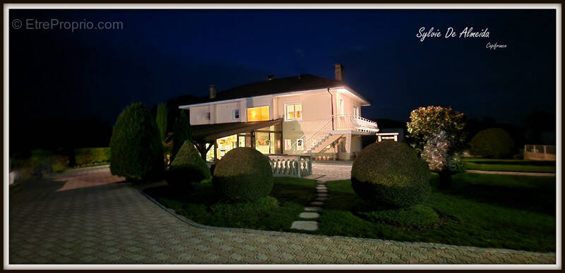 Maison à BAGE-LA-VILLE