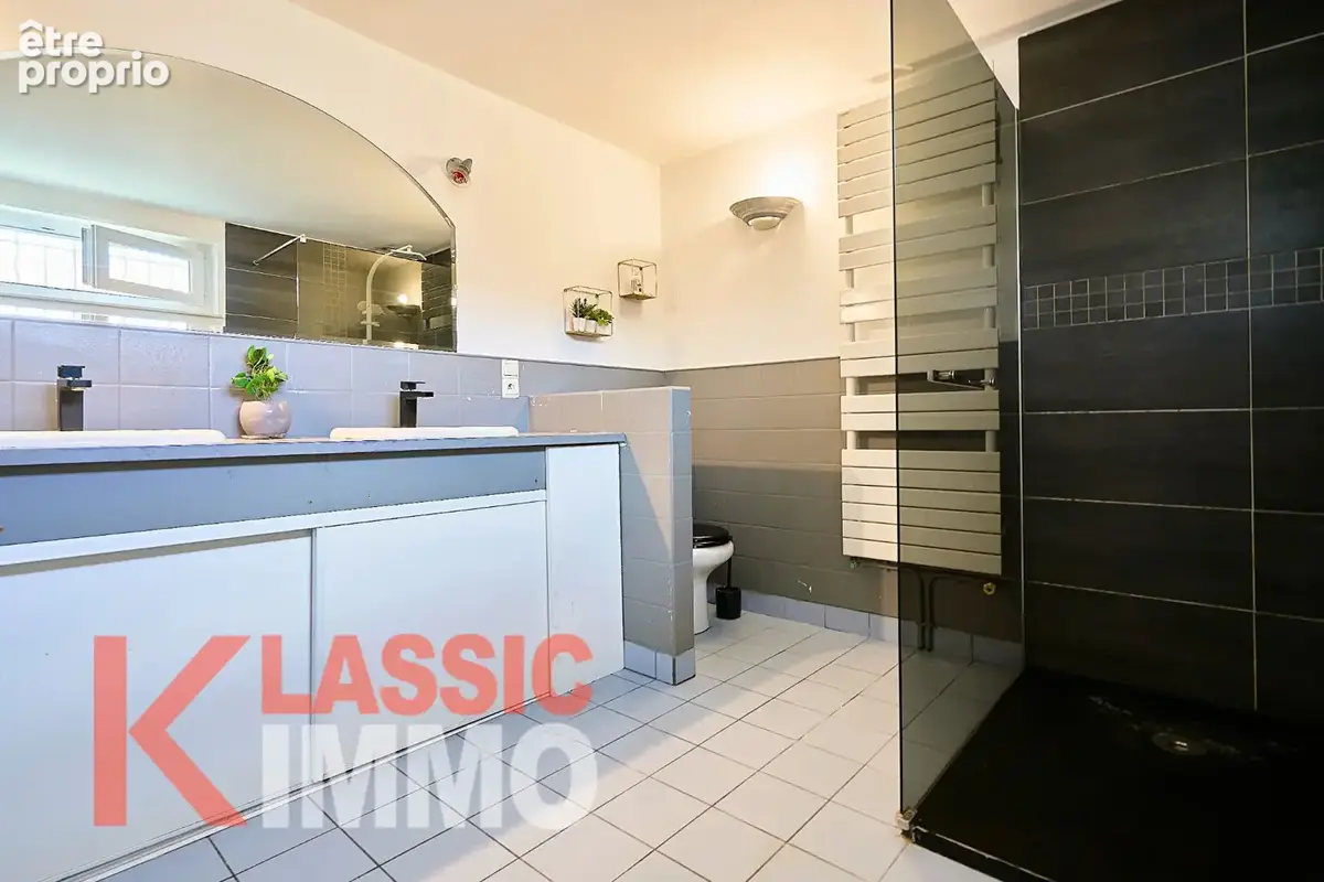 Plain-pied 180m² - Garage - Jardin - 4 chambres - photo 11