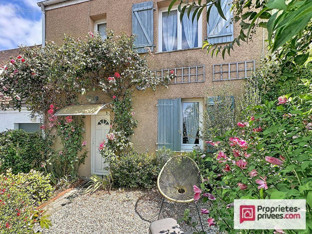 Coup de coeur à Touques ? Maison de 100 m² rénovée avec jardin intimiste et garage à 5 min de Deauville - photo 1