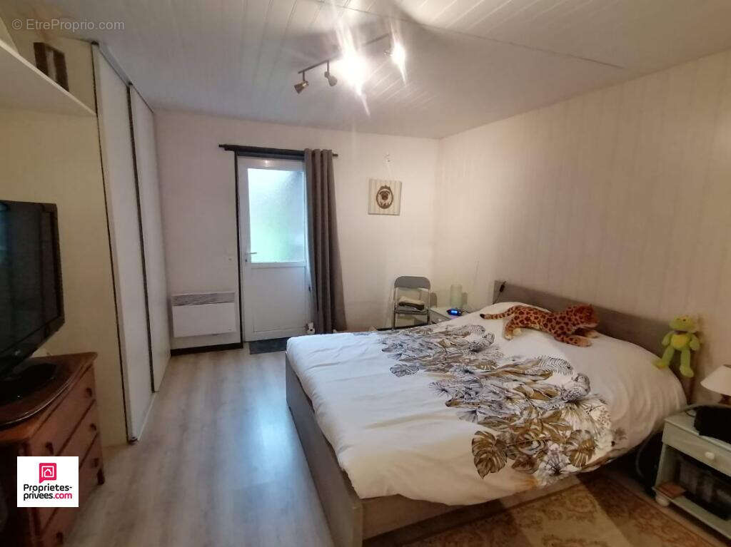 Maison à NEAUPHE-SOUS-ESSAI