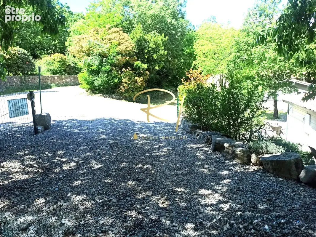Chalet avec terrasse et piscine - SUD ARDECHE - photo 9