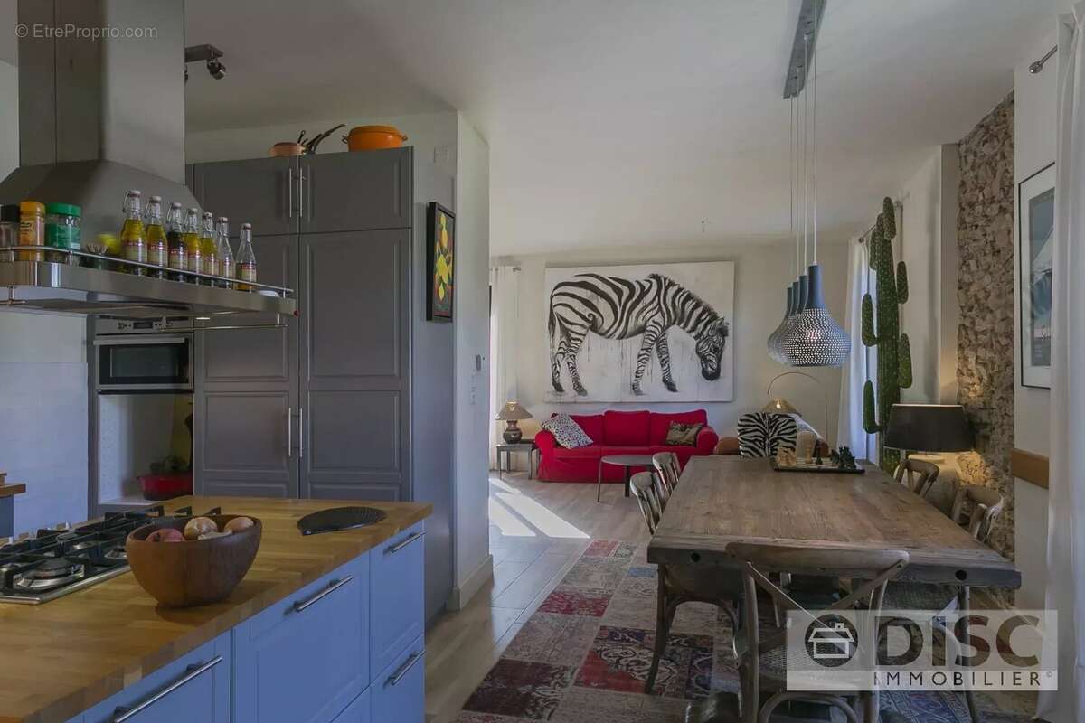 Maison à SAINT-MARTIN-LAGUEPIE