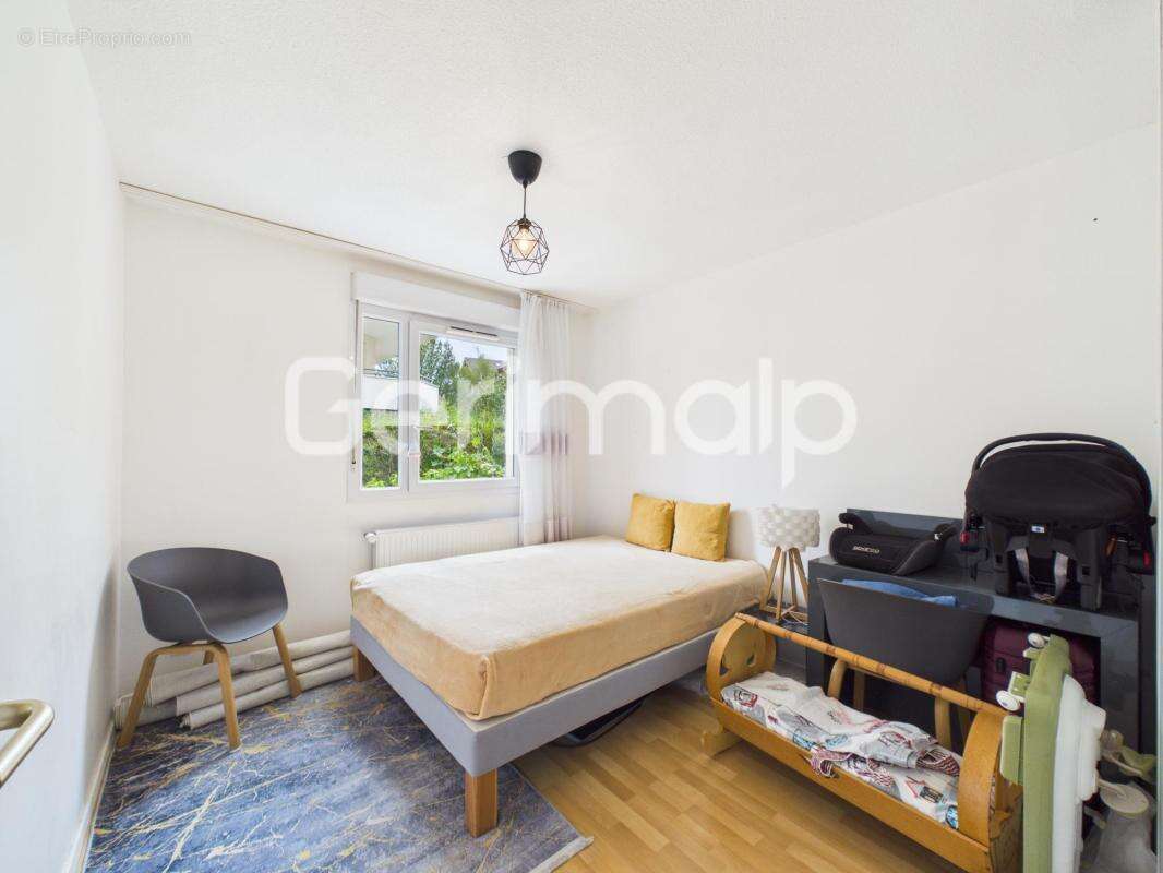 Vente - Appartement - 4 pièces + cuisine - 75 m² - 398 000 € - - photo 8