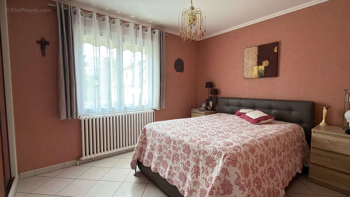 Maison à LES BREVIAIRES