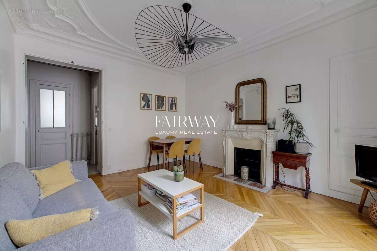 Appartement à PARIS-18E