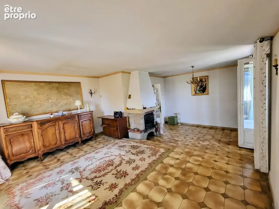 POLIGNAC   Une maison où la vue devient un véritable art de vivre - photo 9