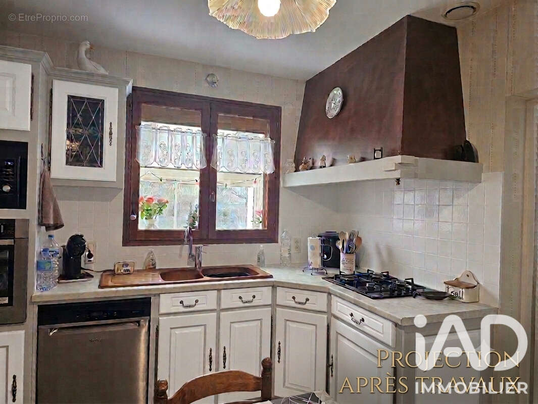 Maison 102 m² à La Vergne  - photo 6
