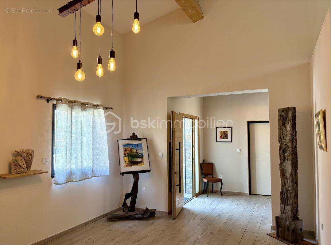Entre Mer et Montagne, une Villa Unique au Cœur d’un Écrin d’Oliviers - photo 6