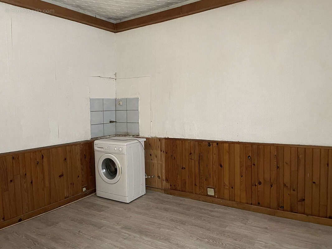 Appartement à SAINT-LEONARD-DE-NOBLAT