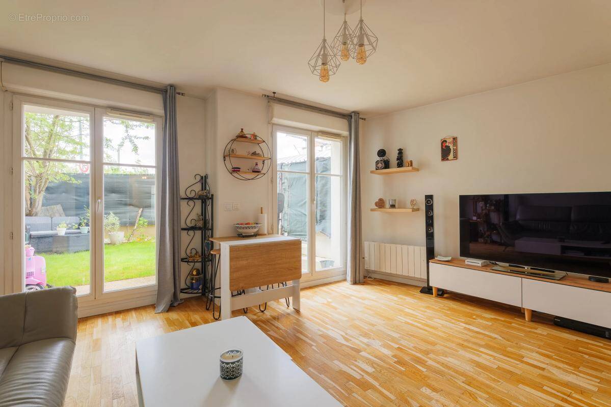 Appartement à LES PAVILLONS-SOUS-BOIS