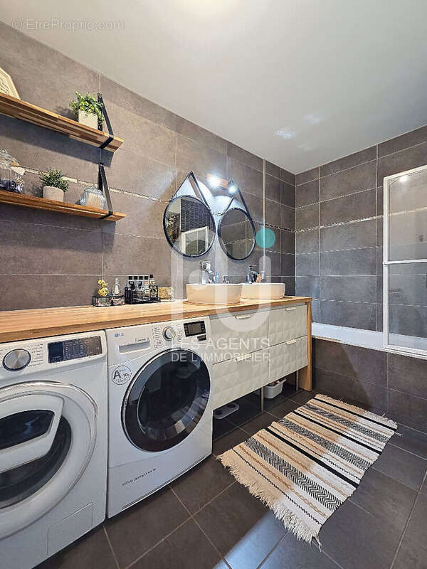 Appartement à GENNEVILLIERS