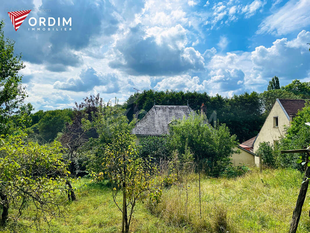 Maison à VILLENEUVE-LES-GENETS