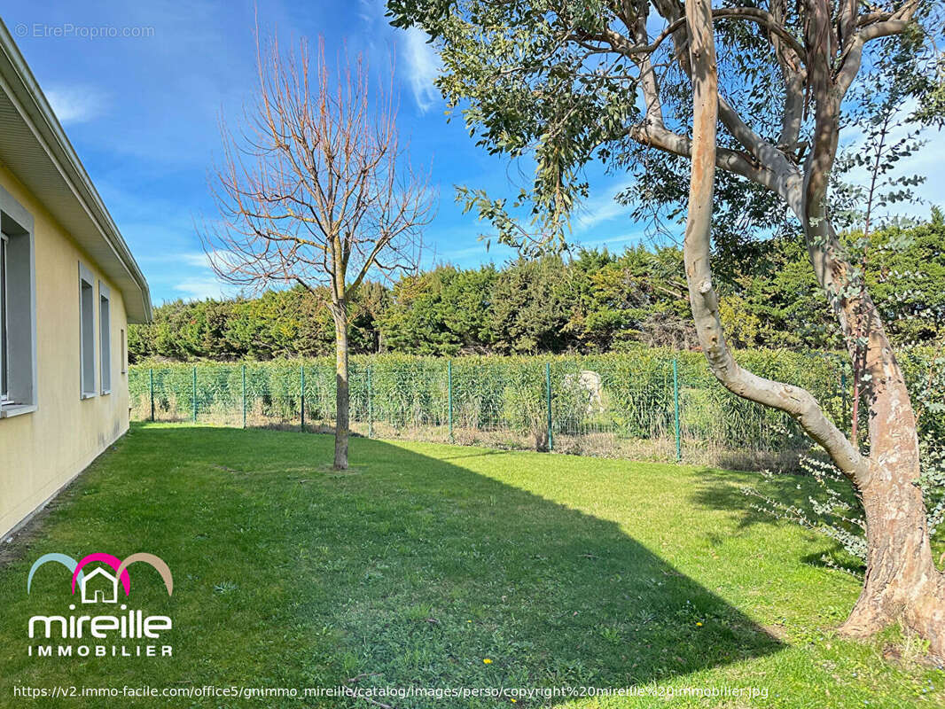 Maison à JONQUIERES-SAINT-VINCENT