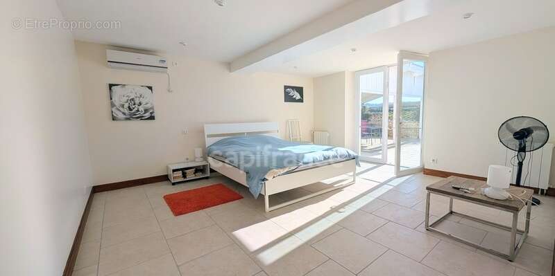 Maison à LIGNIERES-SONNEVILLE