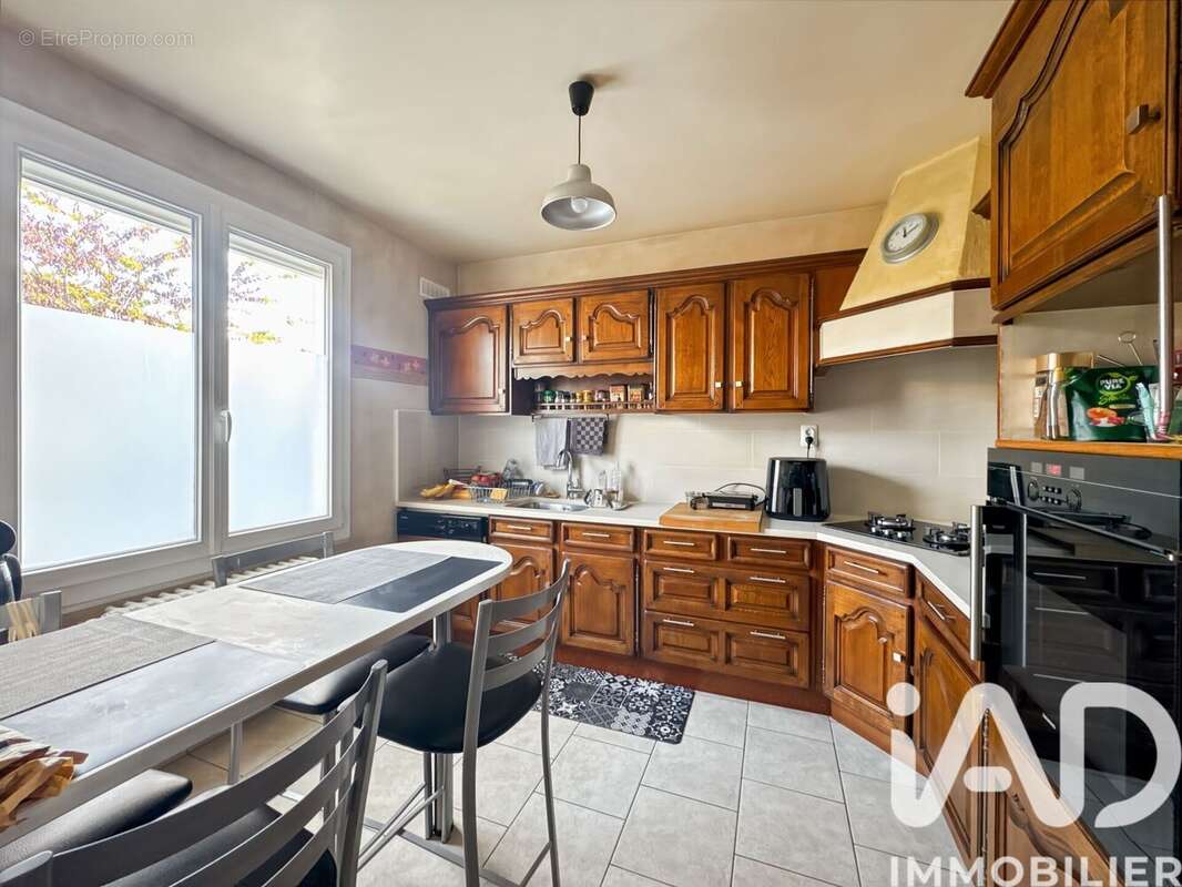 Photo 6 - Maison à LINAS