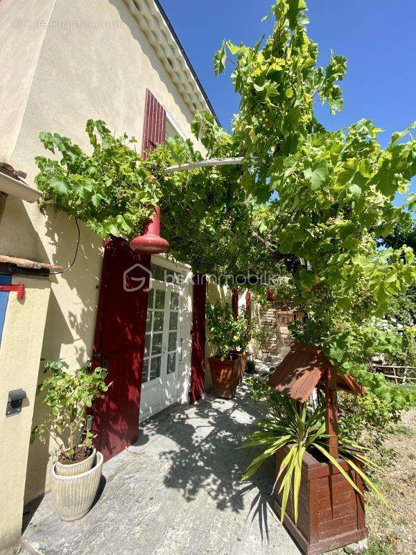 Maison à MONTELIMAR