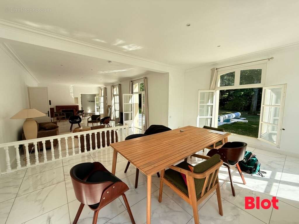 Maison à VERN-SUR-SEICHE