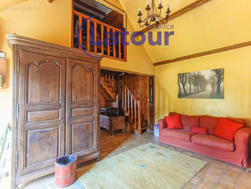 Maison à LIGNEROLLES