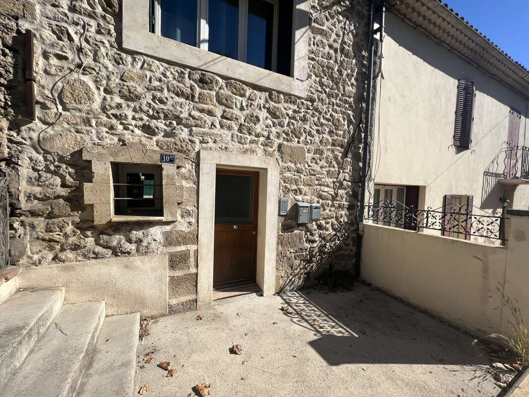 Appartement à ROGNES