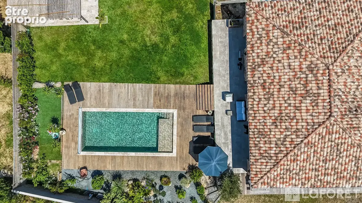 Villa de charme avec piscine effet pierre à 10 min des plages - photo 9
