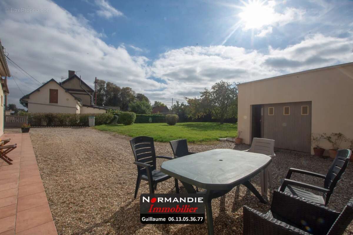 Maison à LA TRINITE-DU-MONT