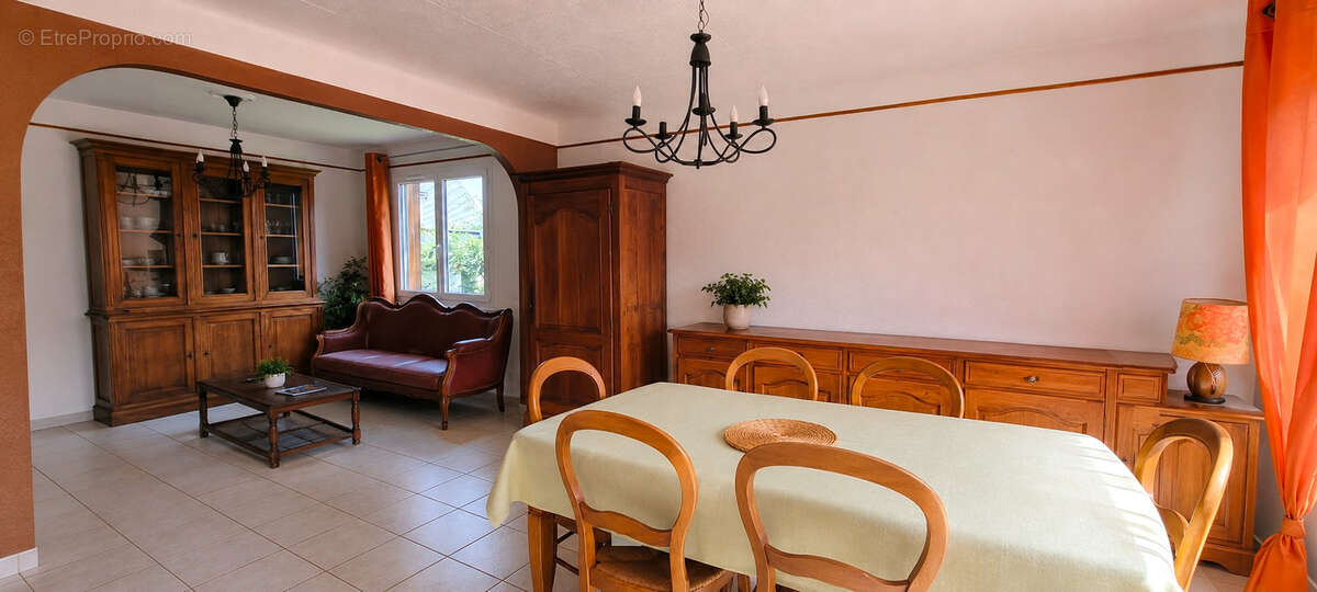 Maison à THOUROTTE
