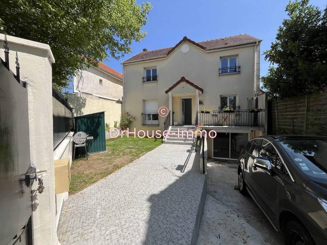 Maison à LIVRY-GARGAN