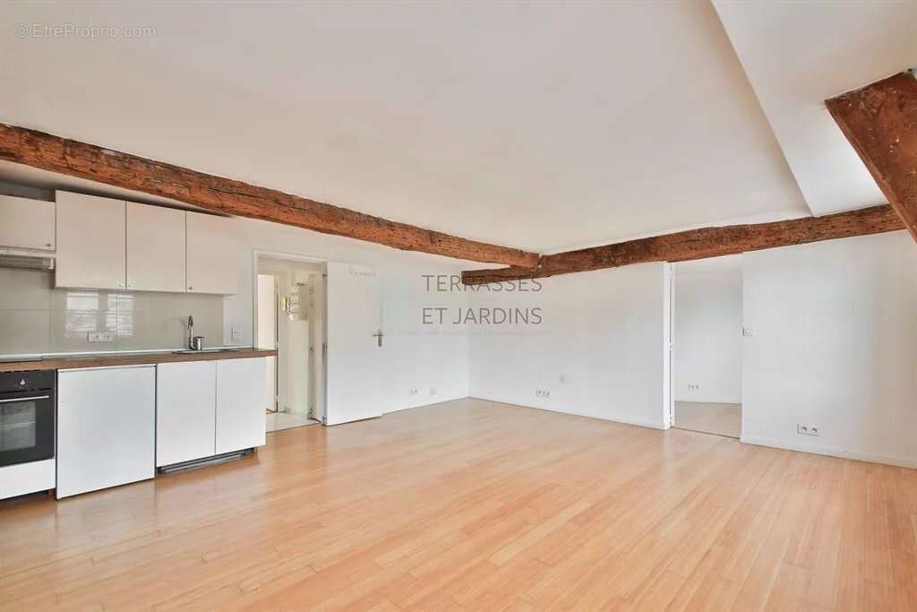 Appartement à PARIS-3E