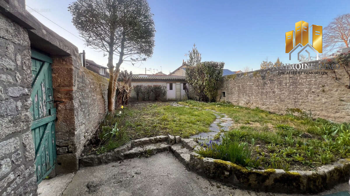 TERRAIN AVEC GARAGE  - Maison à ALENCON